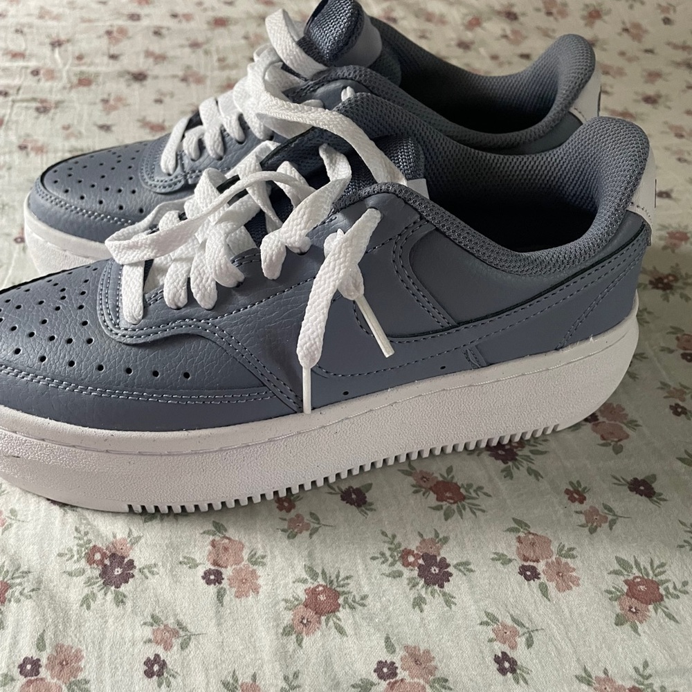 Brand new Nike platform sneakers!